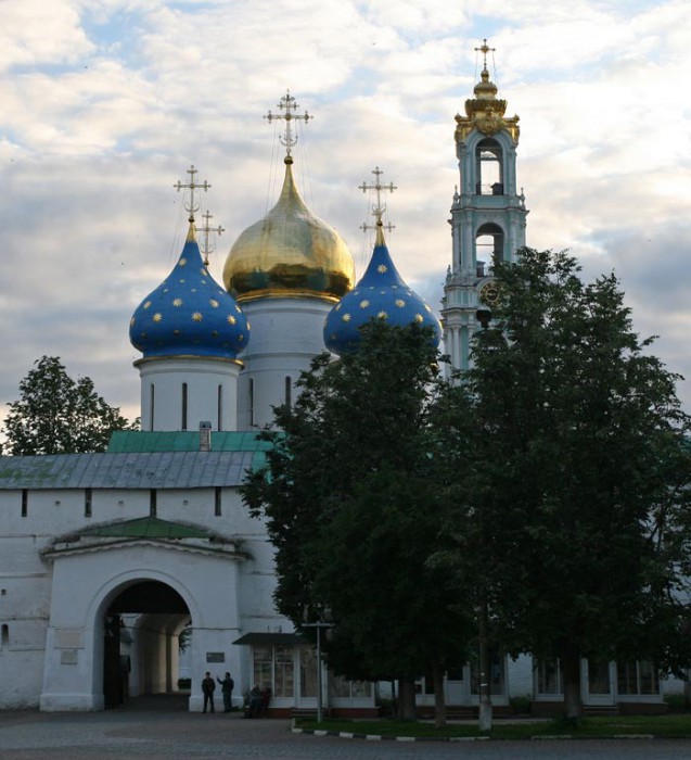 Лавра. Центральный вход Лавра. Центральный вход
