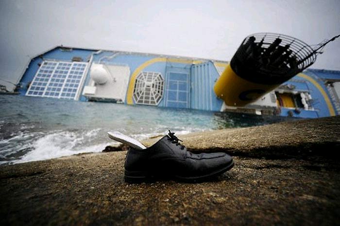 Costa Concordia. �������� ������������ ����� �� ���������� �� �����-����� (AFP).