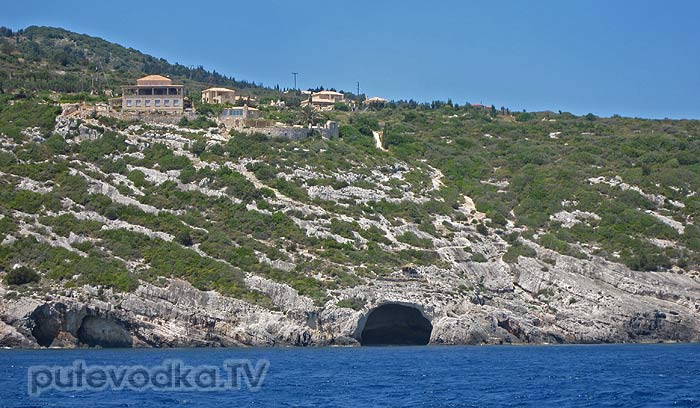 ������. �-�� ����� � ���������. ��.������� (Agio Nicolaus)&nbsp;&mdash; ����� (Poros).
