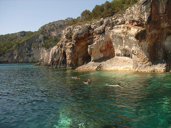 Остров Закинтос (Zakinthos). Голубые Пещеры.