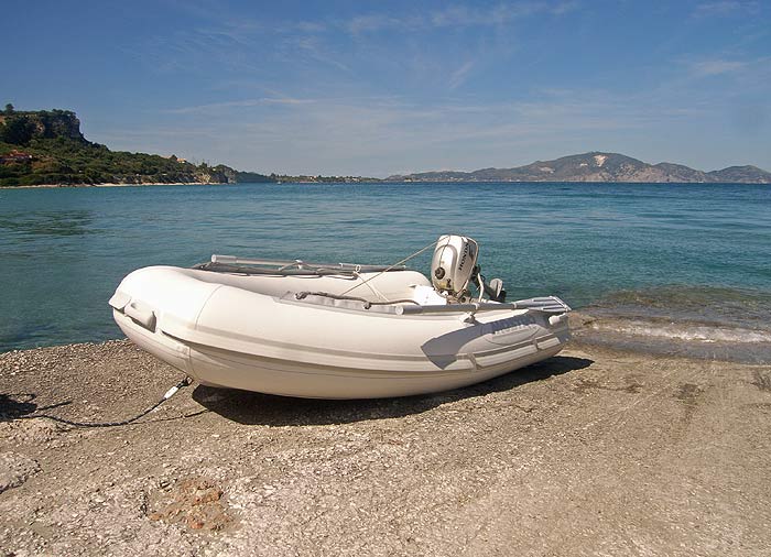 Греция. Ионическое море. Остров Закинтос (Zakynthos). Яхта ПЕПЕЛАЦ. Новый тузик. Греция. Ионическое море. Остров Закинтос (Zakynthos). Яхта ПЕПЕЛАЦ. Новый тузик.