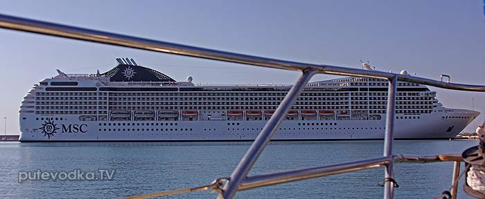 �� � ��������� MSC Musica � ����� �����