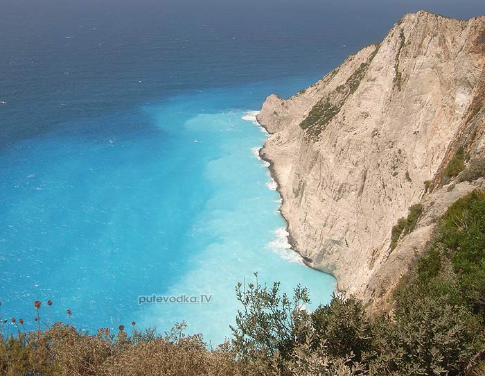 О.Закинтос (Zakinthos). Ионическое море. Залив кораблекрушения (Shipwreck bay) с верхотуры. О.Закинтос (Zakinthos). Ионическое море. Залив кораблекрушения (Shipwreck bay) с верхотуры.