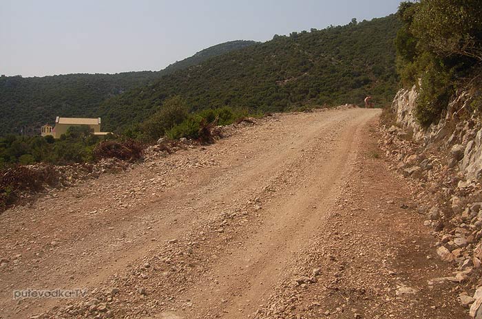 ������. ���������� ����. ������ ������� (Kalamos). ����������� �������������� 1953 ���� ������ ���� ���� (Port Leone) � ����������� �����.