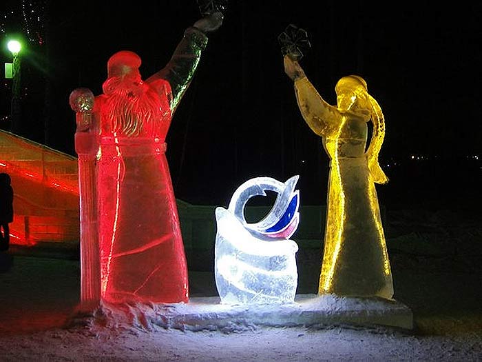 Россия: ледяные скульптуры зимы 2013-2014 гг. Братск. Россия: ледяные скульптуры зимы 2013-2014 гг. Братск.