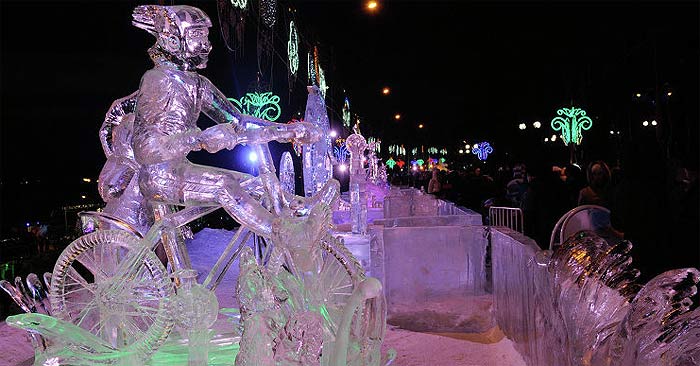Россия: ледяные скульптуры зимы 2013-2014 гг. Красноярск. Россия: ледяные скульптуры зимы 2013-2014 гг. Красноярск.