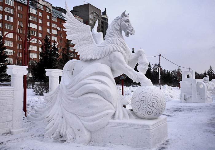 Россия: ледяные скульптуры зимы 2013-2014 гг. Красноярск. Россия: ледяные скульптуры зимы 2013-2014 гг. Красноярск.
