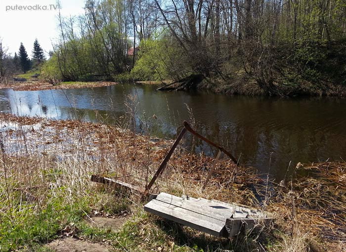 Безымянный ручей. Лесенка к воде. Безымянный ручей. Лесенка к воде.